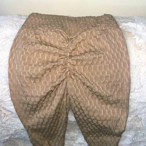 Booty scrunch leggings nude color worn very few times